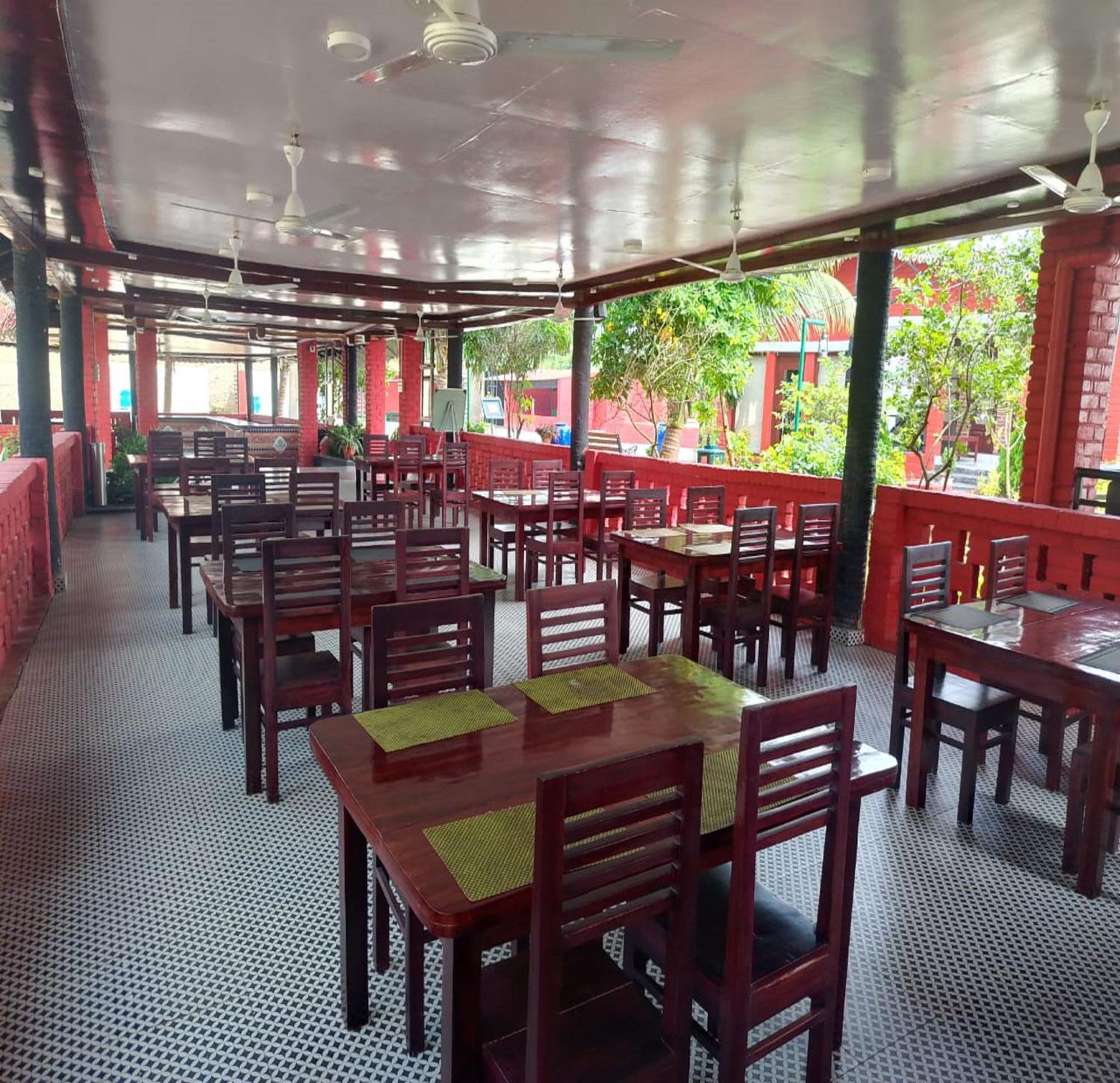 Green Point - Hotels And Resorts In Angul Exterior foto